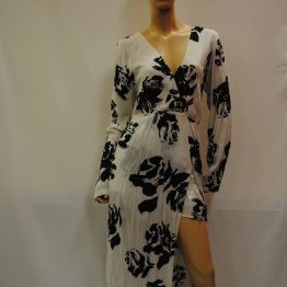 MAY THE LABEL - Soulmate Dress (MAX), White with Black Roses - S12 DSC_3965 (2)